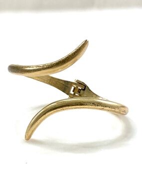 Vintage Gold Open Curve Bracelet - Vintage